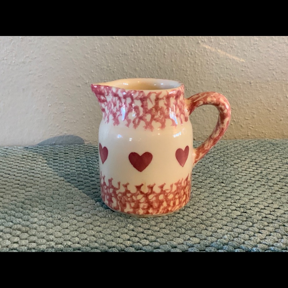 🔥FINAL SALE PINK HEART SPONGEWARE PITCHER/CREAMER